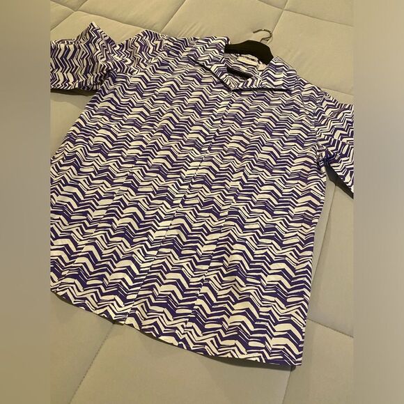 Chicos Women's blouse sz 1 (medium 8) purple white button front - Picture 9 of 10